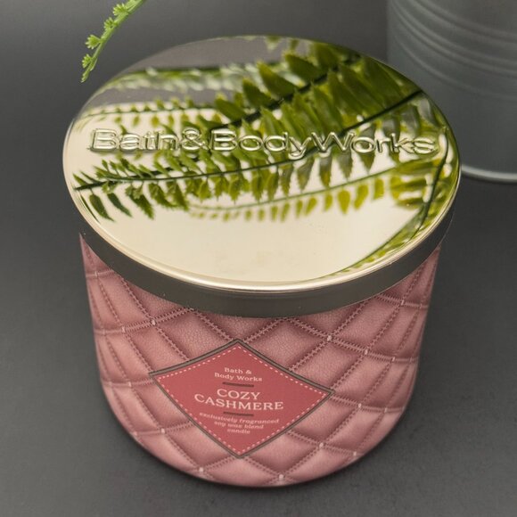 BBW Cozy Cashmere Bath & Body Works 3 Wick Candle - Picture 4 of 10